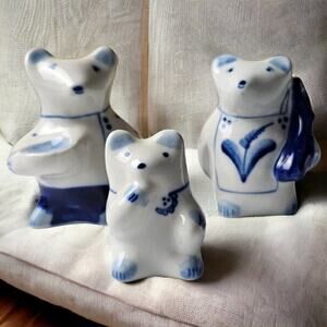 3 Little BEARS Miniature Figurines Blue and White Mama Papa Baby Gzhel of Russia